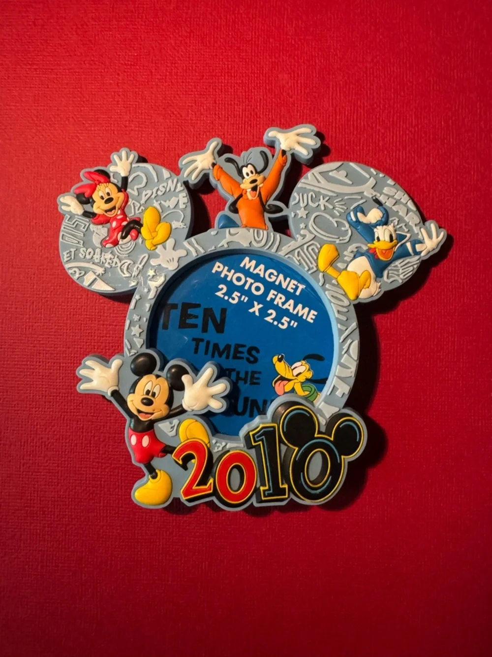 2010 Disney Multicolor Mickey & Friends Magnet Photo Frame